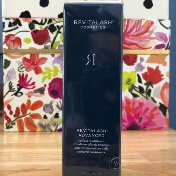 REVITALASH Cosmetics Advanced Eyelash Conditioner - Picture 4 of 9